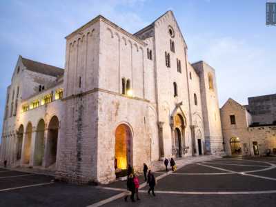 I magnifici portali della Basilica di San Nicola
